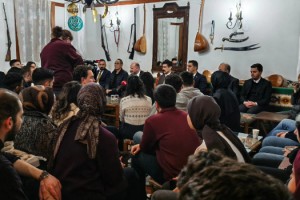 Vali Mehmet Fatih Serdengeçti Osmaniye Vakfı’nda Gençlerle Buluştu