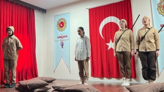 “Seyit Onbaşı” Tiyatrosu Duygu Dolu Anlar Yaşattı