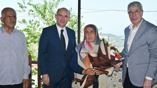Vali Serdengeçti, 15 Temmuz Şehidi Karacatilki’nin Ailesini Ziyaret Etti