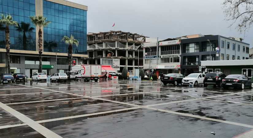 Cumhuriyet Meydanı Otopark mı yapıldı!?