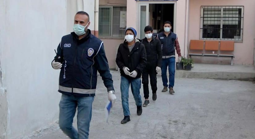 Afgan uyruklu 2 kaçak göçmen yakalandı