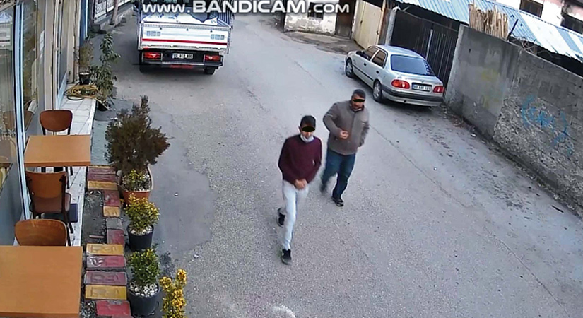 Otodan 150 bin liralık altın hırsızlığı kamerada