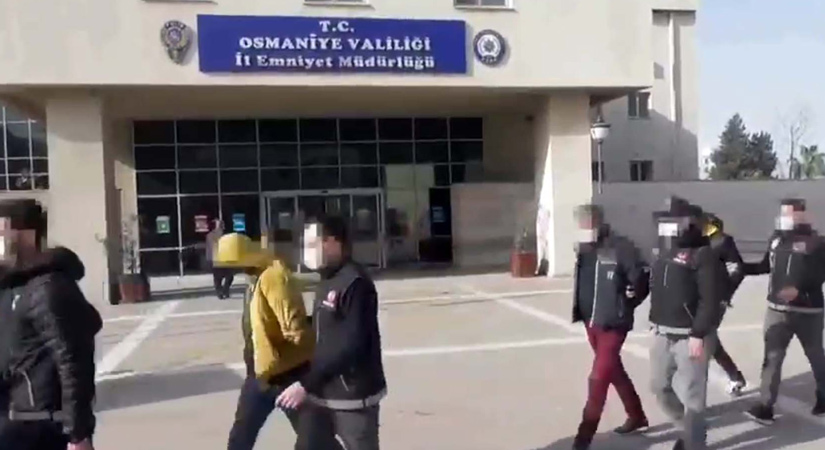 Uyuşturucu tacirlerine 10 tutuklama