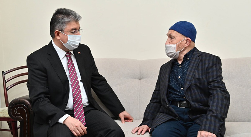 Vali Yılmaz’dan tenekeci Talip ustaya ziyaret