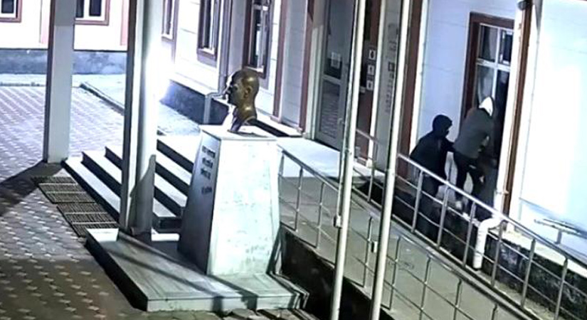 Okul kantininden hırsızlık yapan 2 şüpheli yakalandı