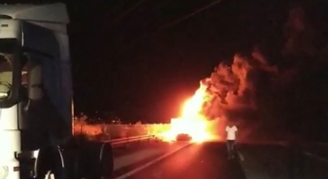 Köpük tabak yüklü TIR alev alev yandı