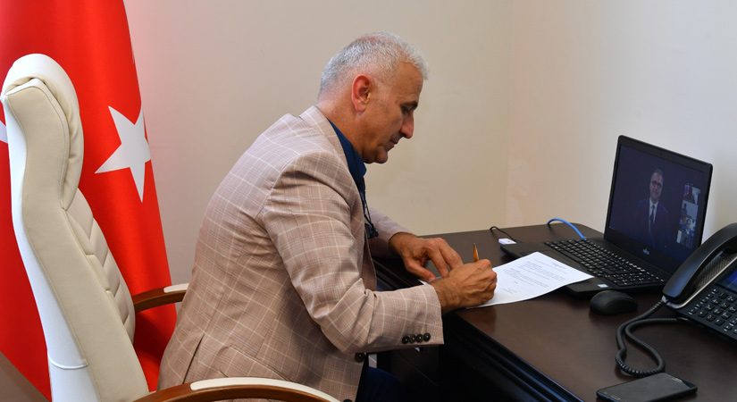 OKÜ, Türk dünyası dijital vatandaşlığı uygulamaya geçiyor