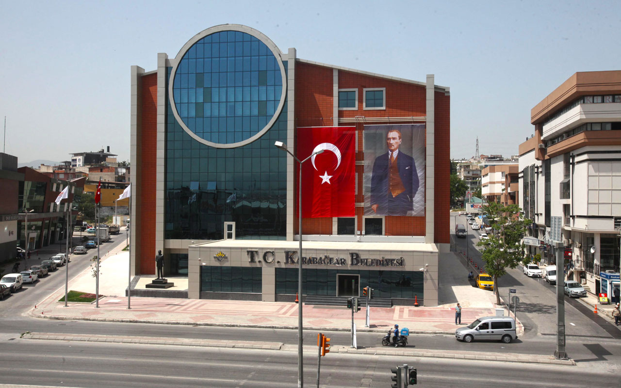 İzmir Karabağlar’ın vezneleri hafta sonu da açık