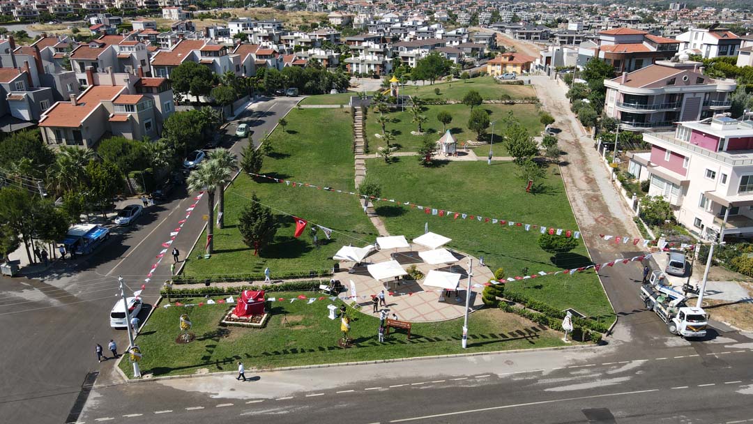 Güzelbahçe’de Rahşan&amp;Bülent Ecevit Parkı açıldı