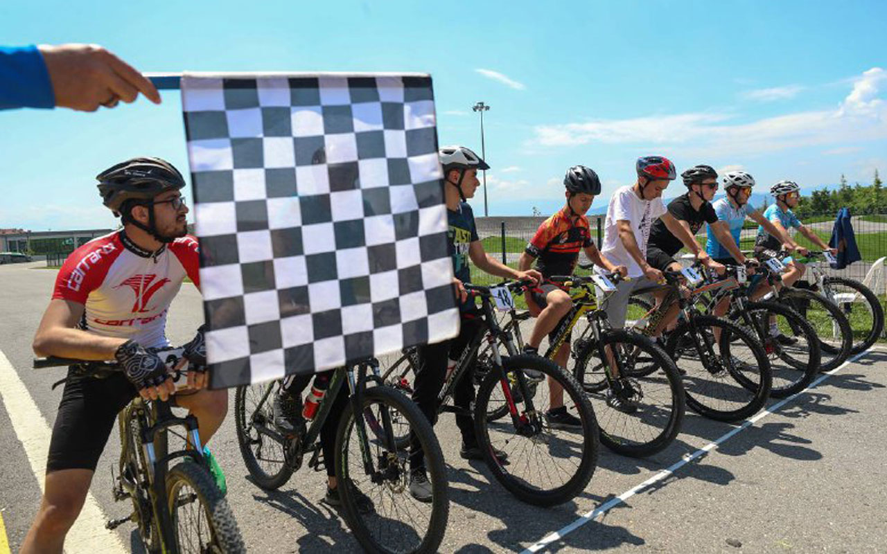 Sakarya’da pedallar Ayçiçek Vadisi’nde çevrildi