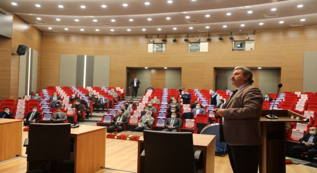 Kayseri Melikgazi'de Belediye Başkanı'ndan MHP'lilere hizmete sunumu